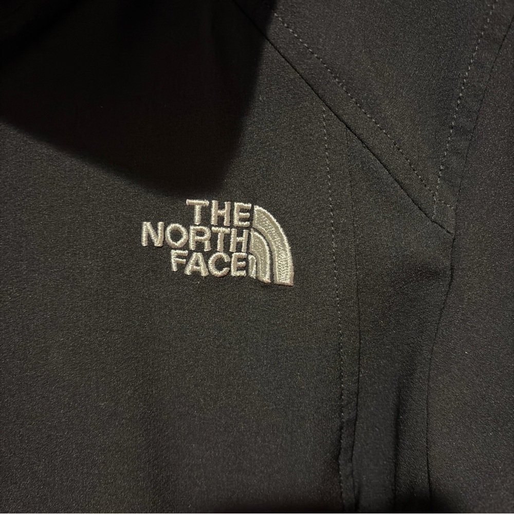 The North Face Women’s black Jacket with fleece inside - Picture 2 of 9